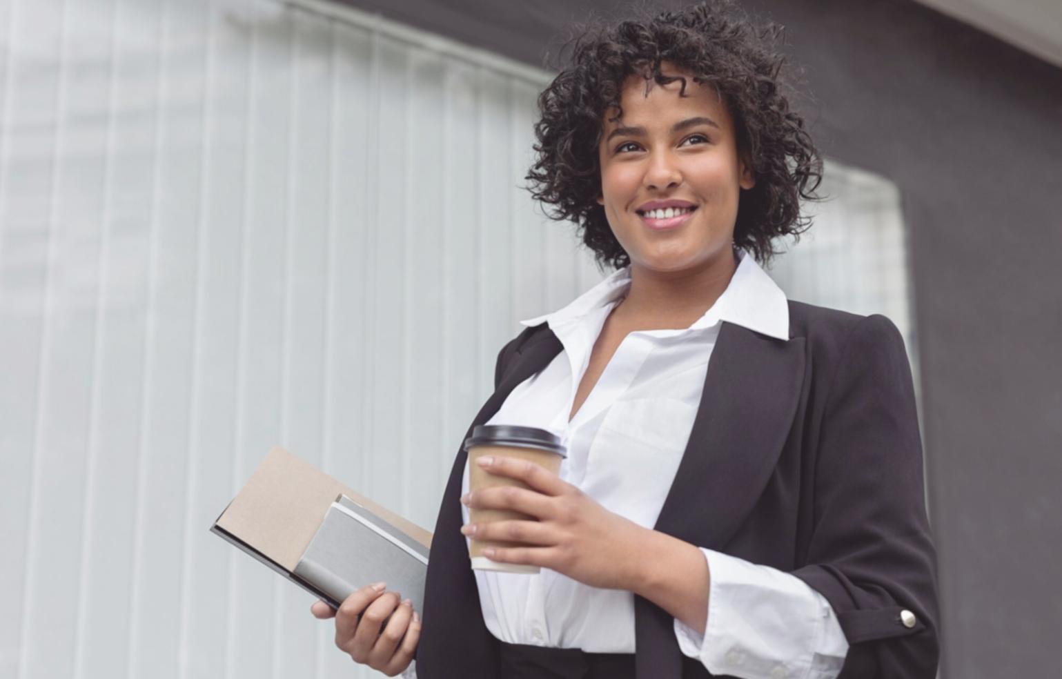 Professionelle Budgetpräsentation im modernen Konferenzraum